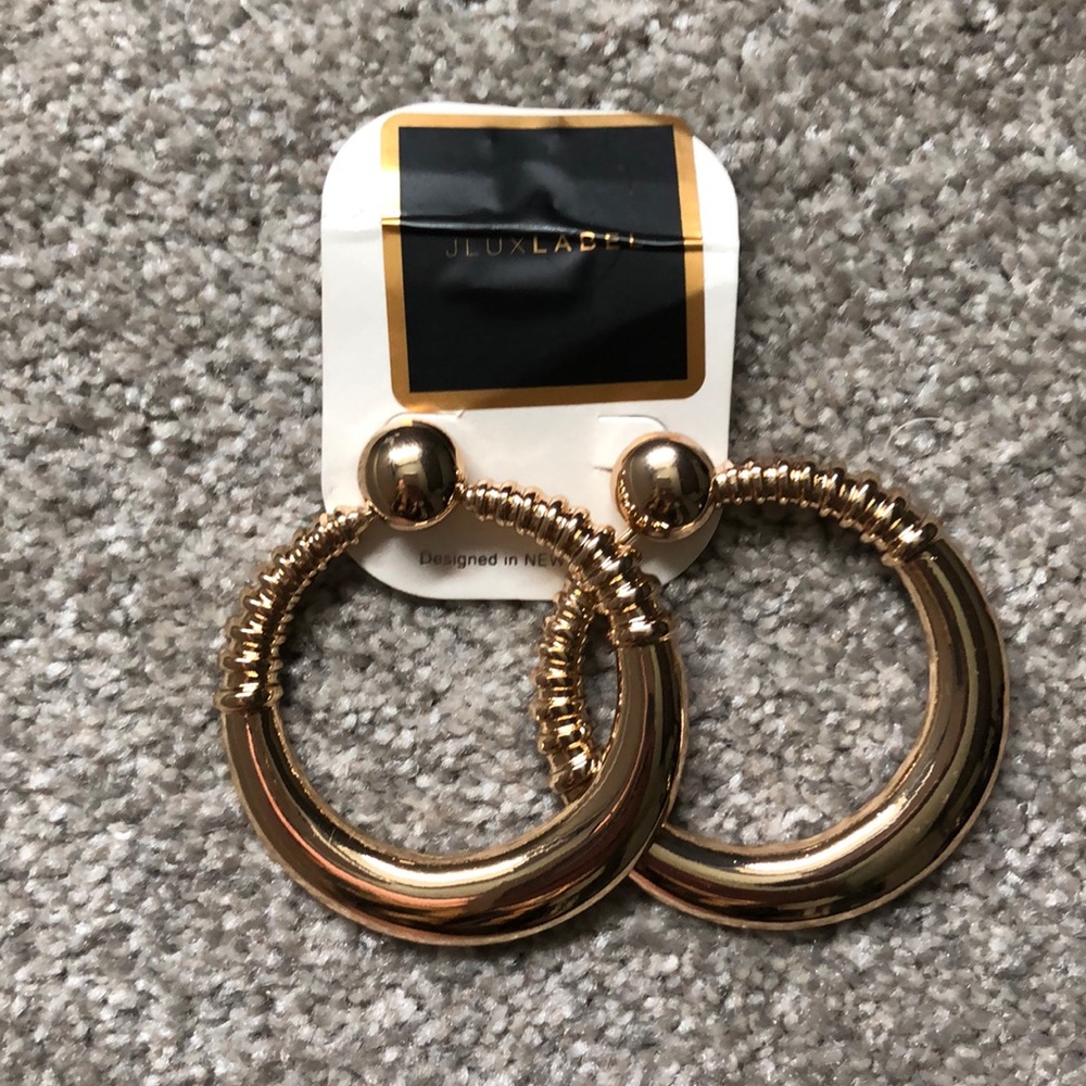 ***SOLD*** Gold hoop earrings